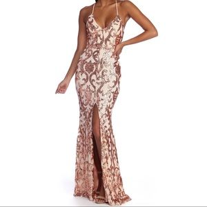 Windsor gold sequence mermaid dress w front split.